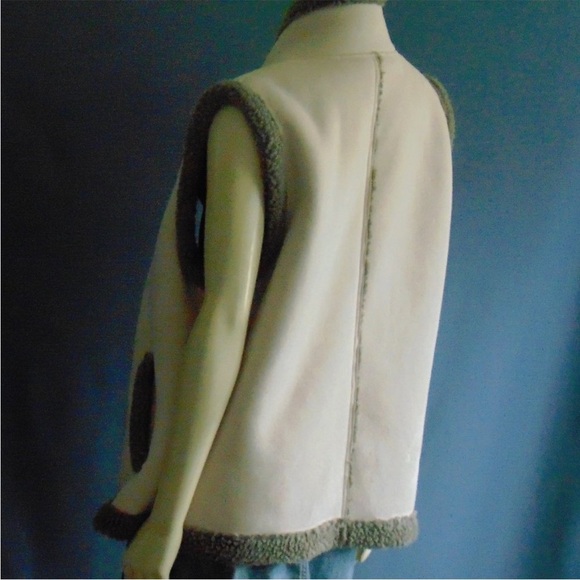 👔😀Anthropologie - Akemi + Kin Ivory Faux Suede Shearling Vest - One Size - Picture 8 of 11